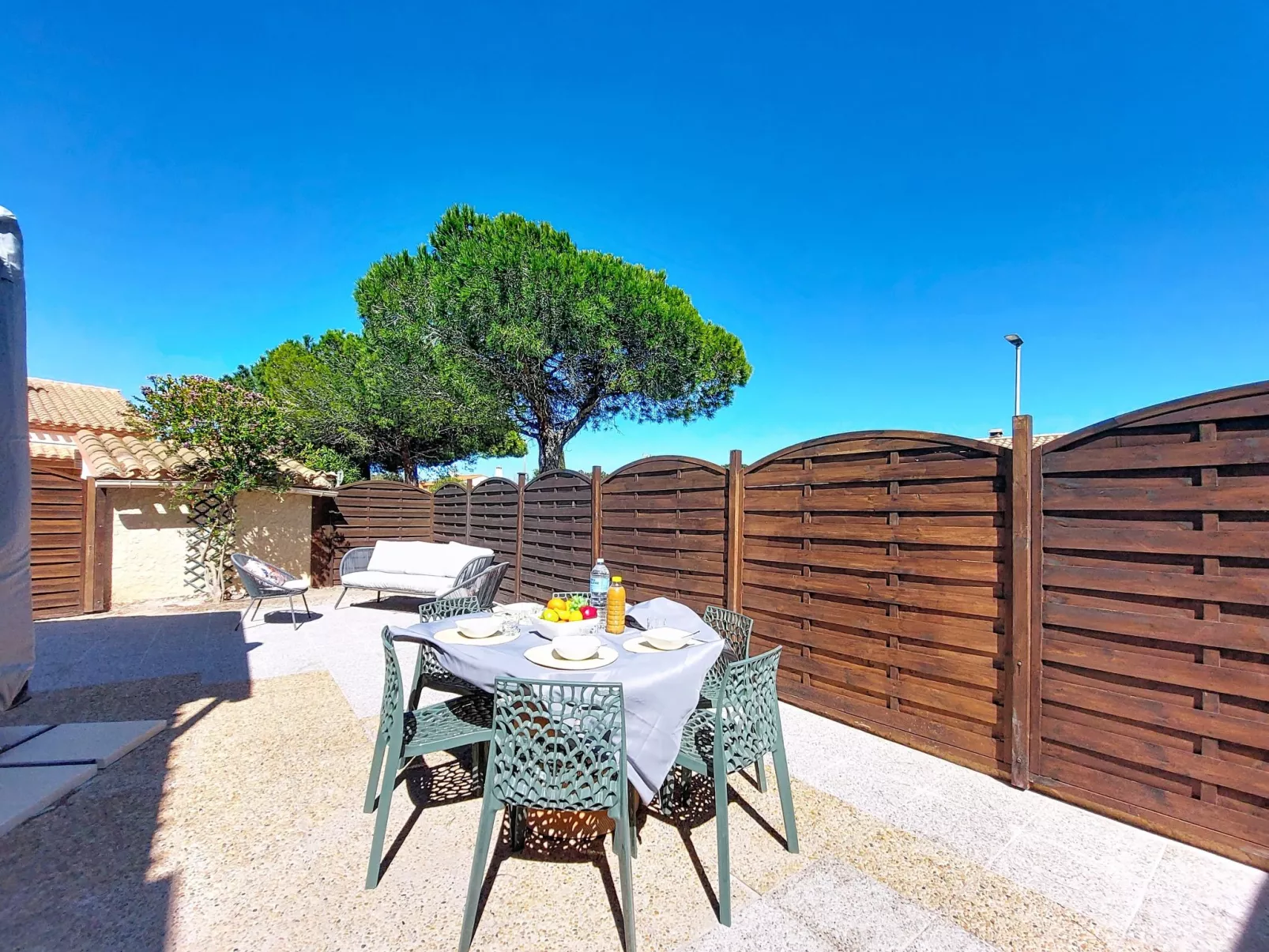 Le Mas des Oliviers - Outside