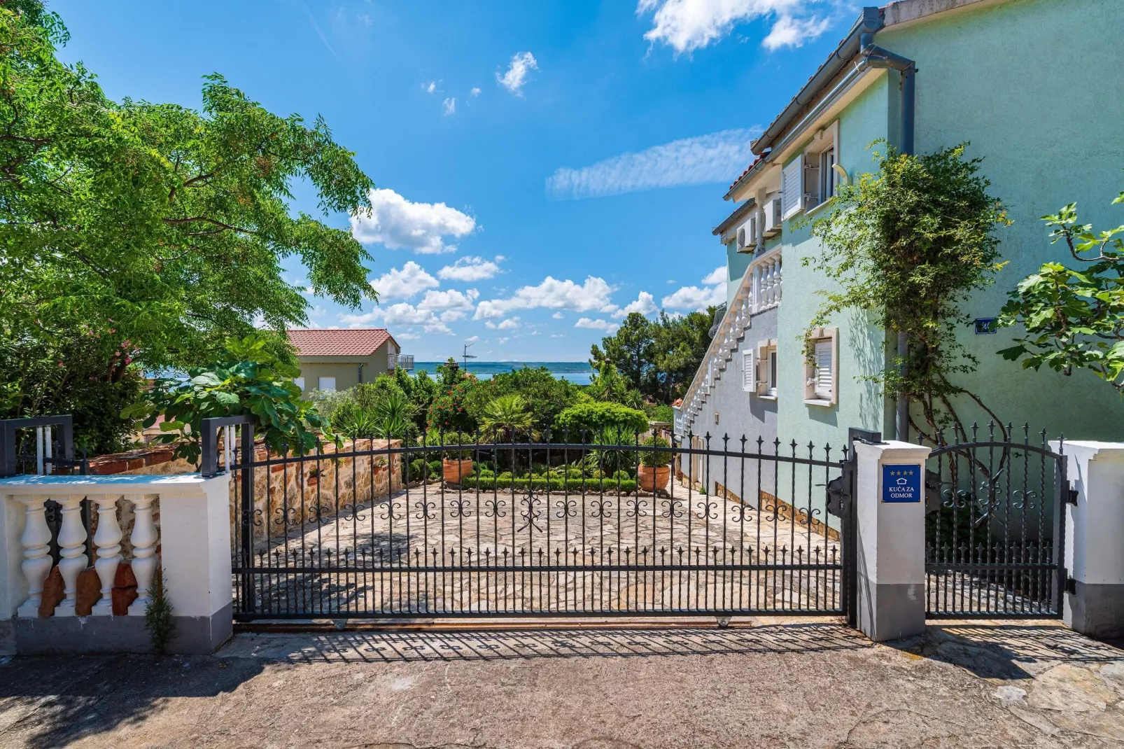 Holiday House Danica-Außenbereich Sommer