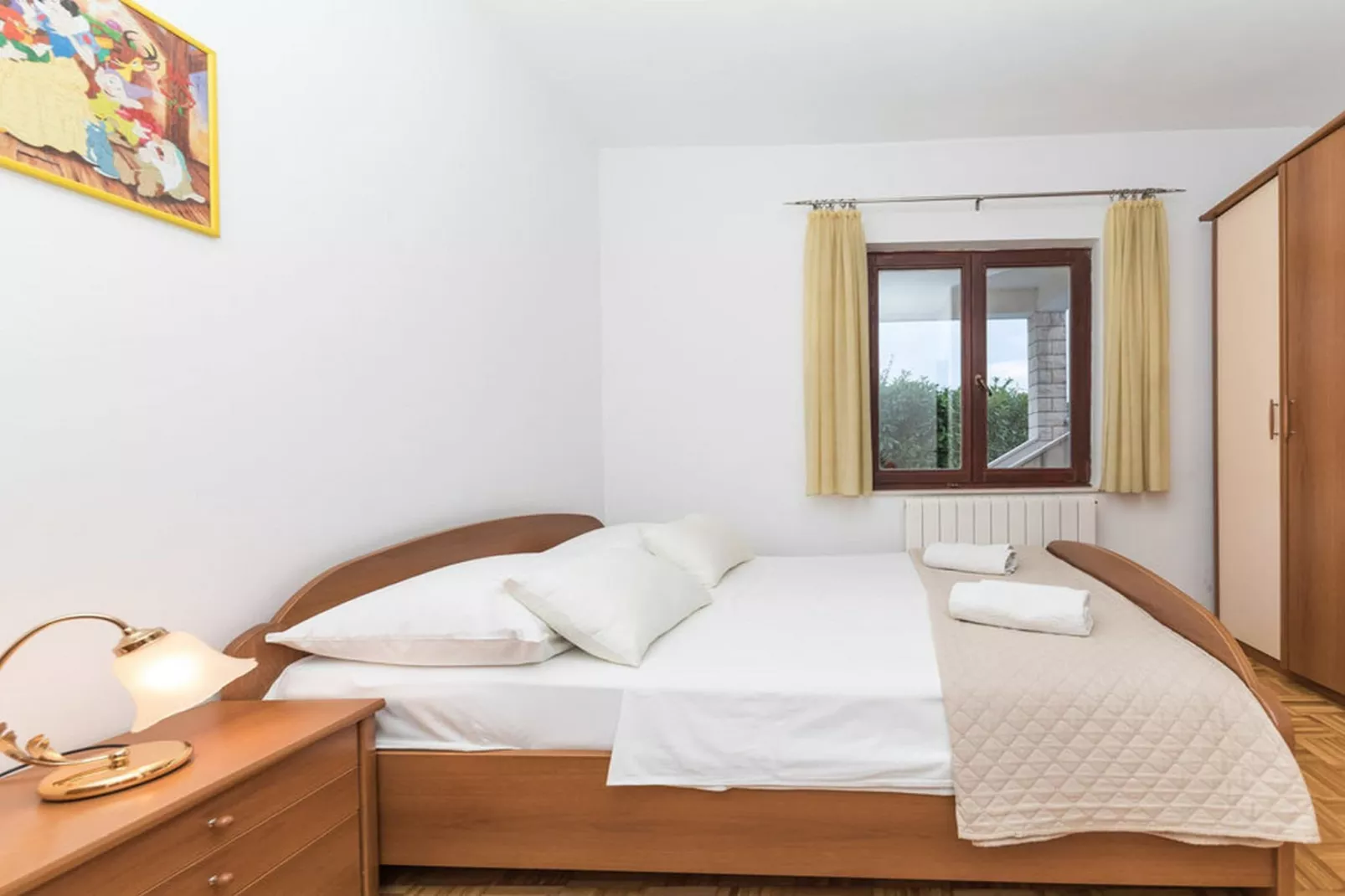 Relaxing Holiday Home with Pool, Fitness Area, and Entertainment Facilities - Six Bedroom Holiday Home
