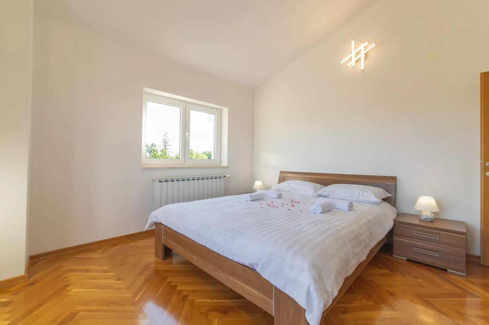Idyllic Getaway Lovrec Villa with Pool - Five Bedroom Villa with Pool - Chambre