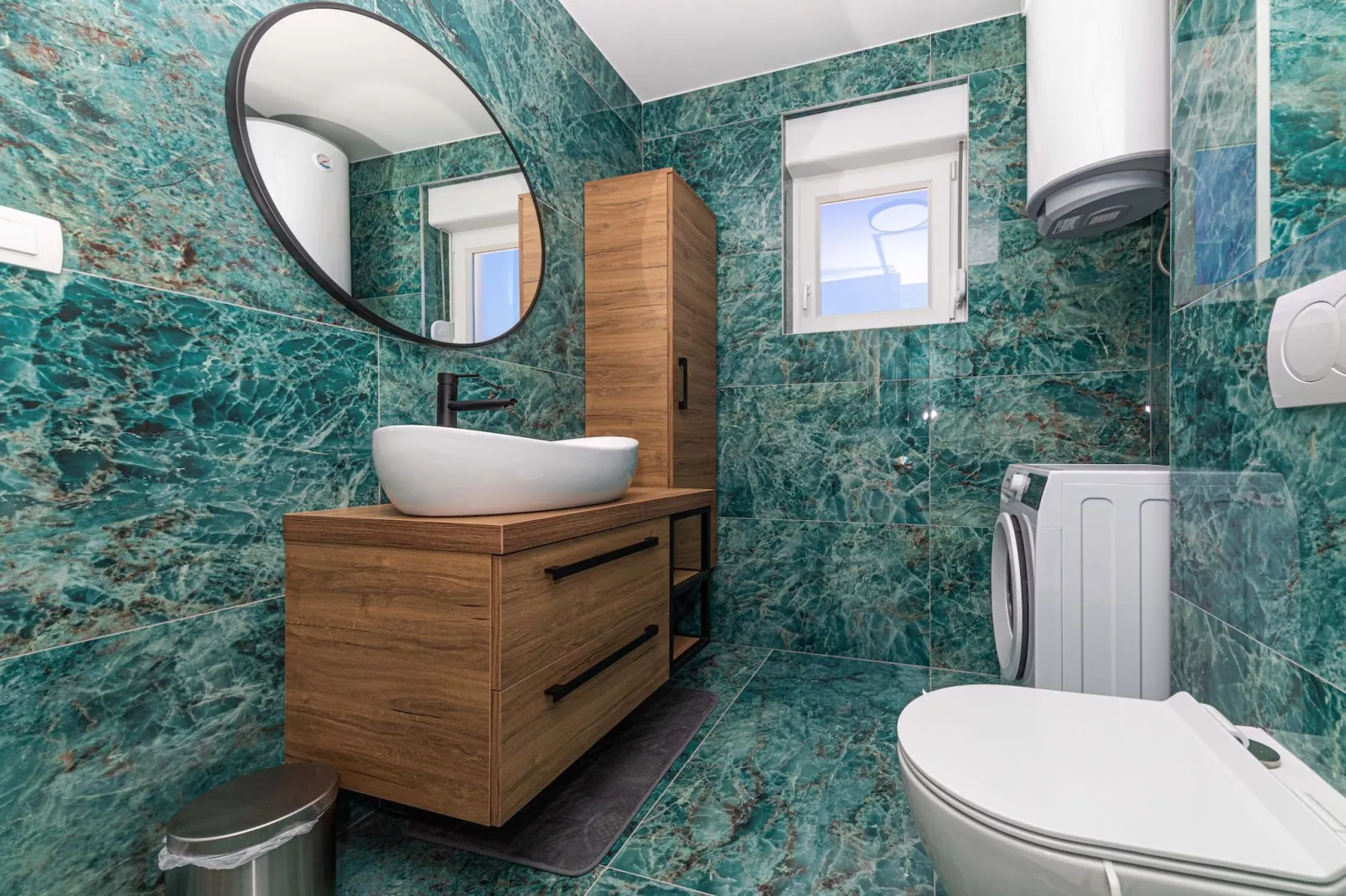 Elegant Kastel Novi Apartment with Sea View Balcony - Two Bedroom Apartment with Sea View and Balcony - Bathroom
