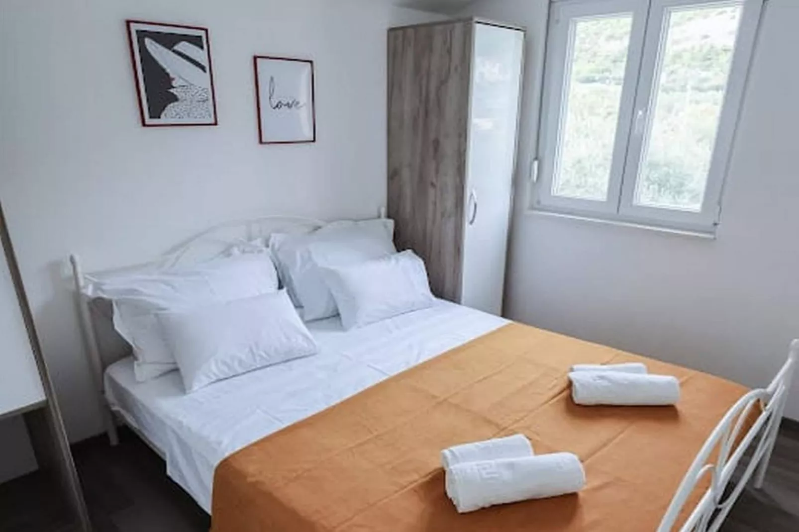 Exclusive Elegant Villa with Pool in Kastel Novi - Seven Bedroom Villa with Pool - Schlafzimmer