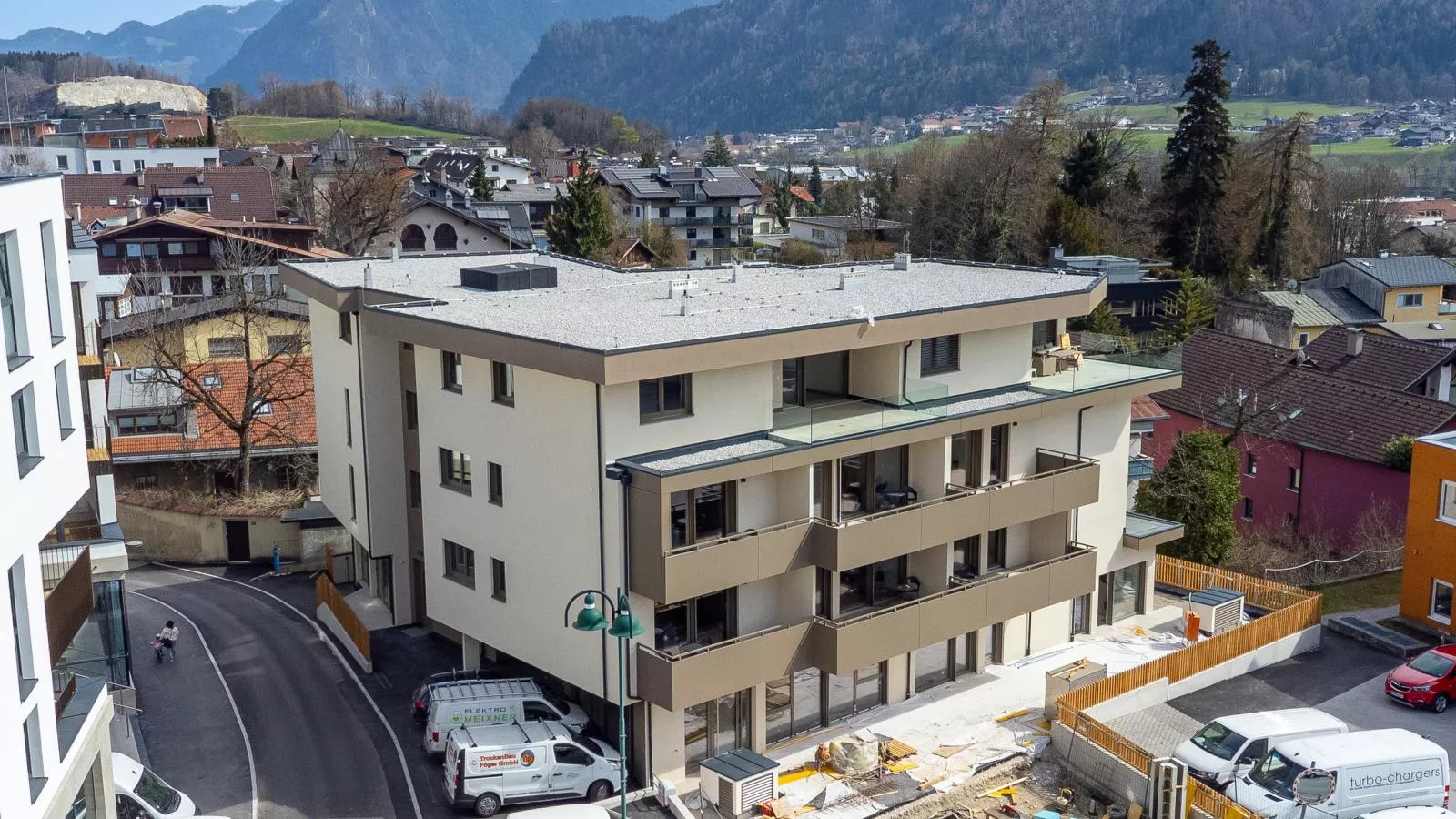 City Apartments Jenbach Top 13 - Außenbereich Sommer
