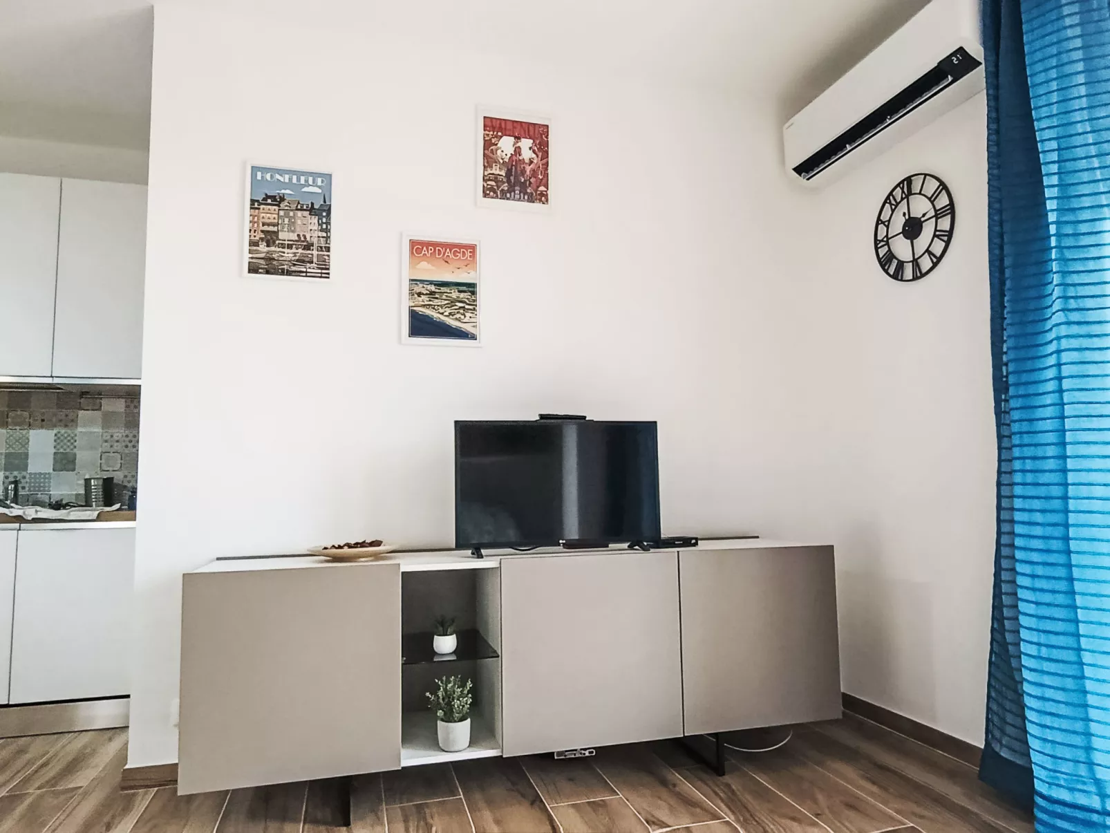 Titti e Giba - Dedans