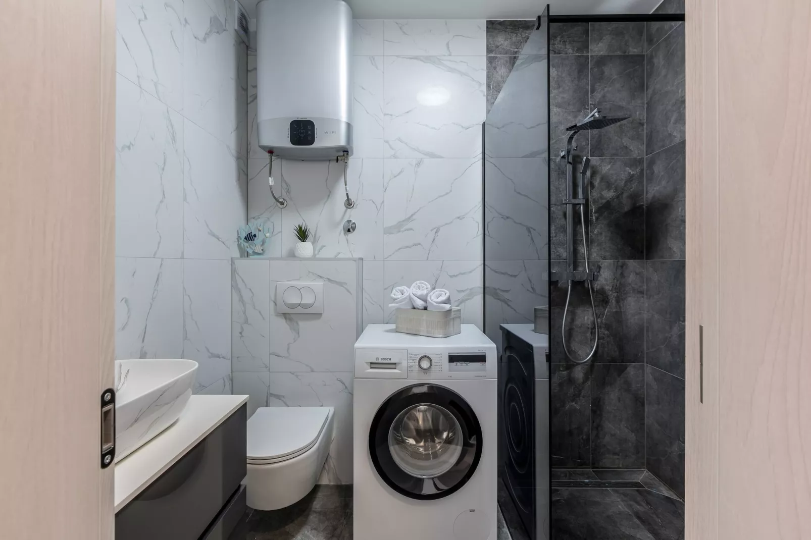 Scenic Kastel Luksic Apartments - Three Bedroom Apartment - Bathroom