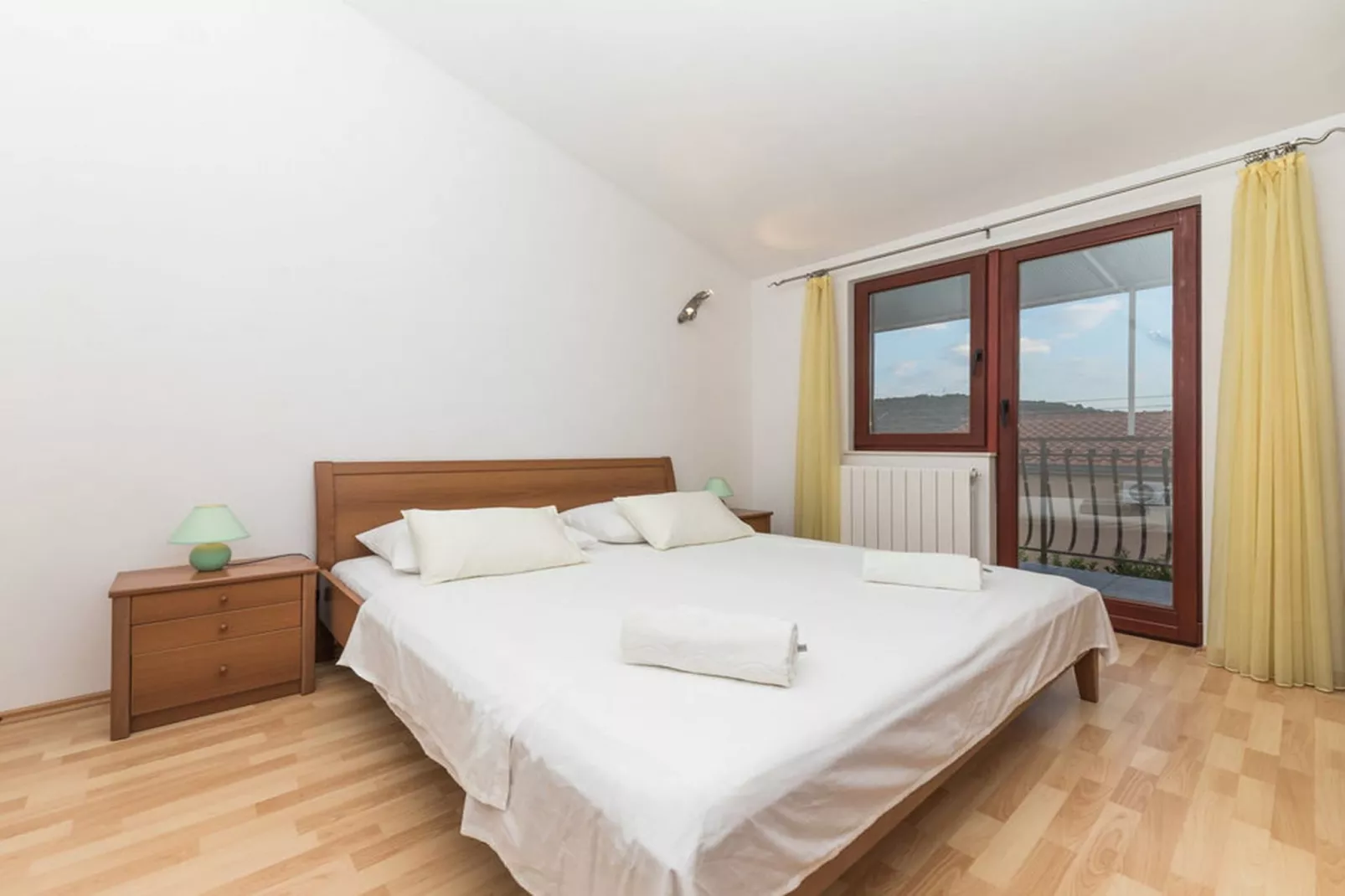 Relaxing Holiday Home with Pool, Fitness Area, and Entertainment Facilities - Six Bedroom Holiday Home - Schlafzimmer