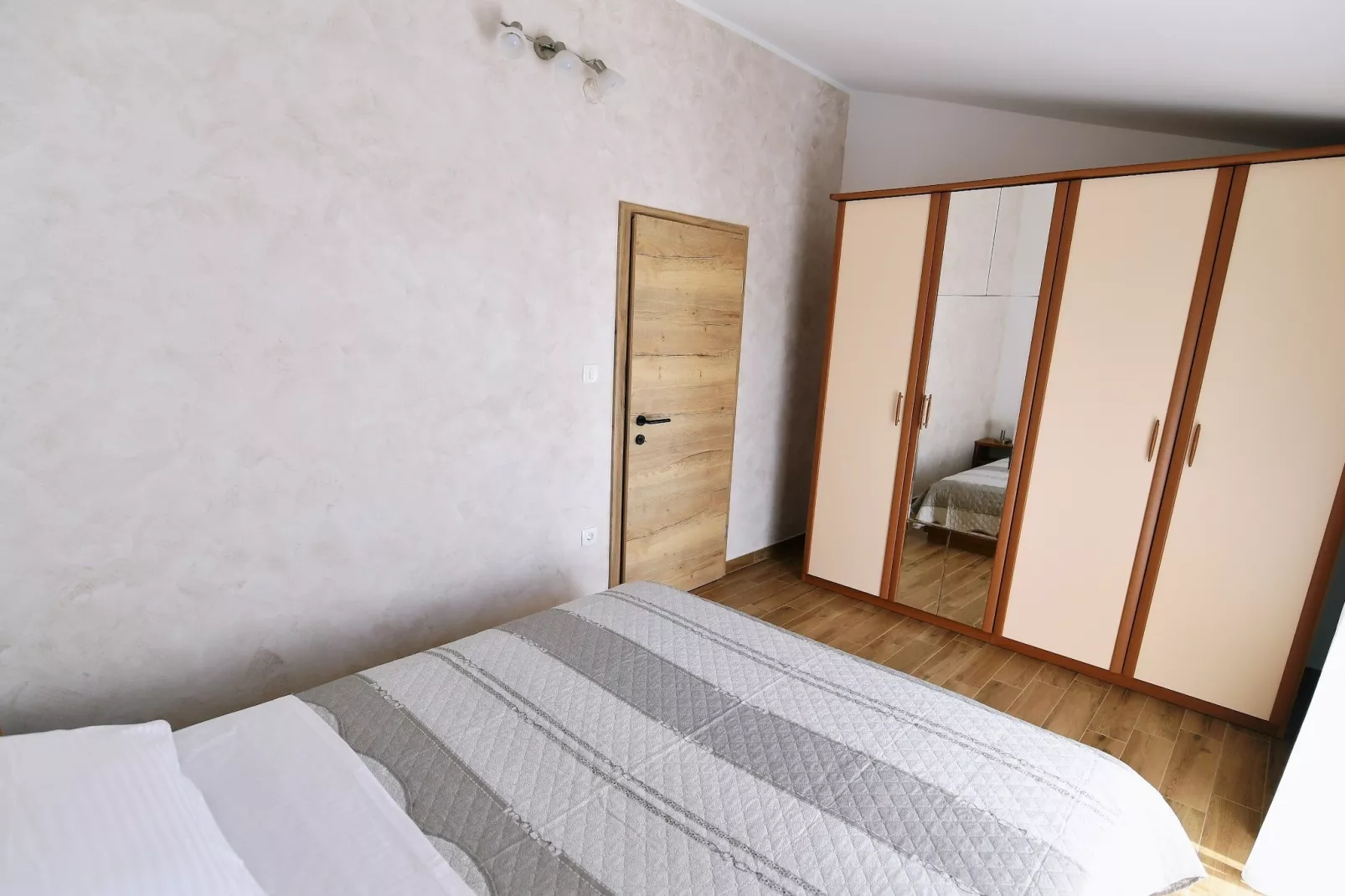 Charming Holiday Home with Terrace and Garden - One Bedroom Holiday Home - Chambre