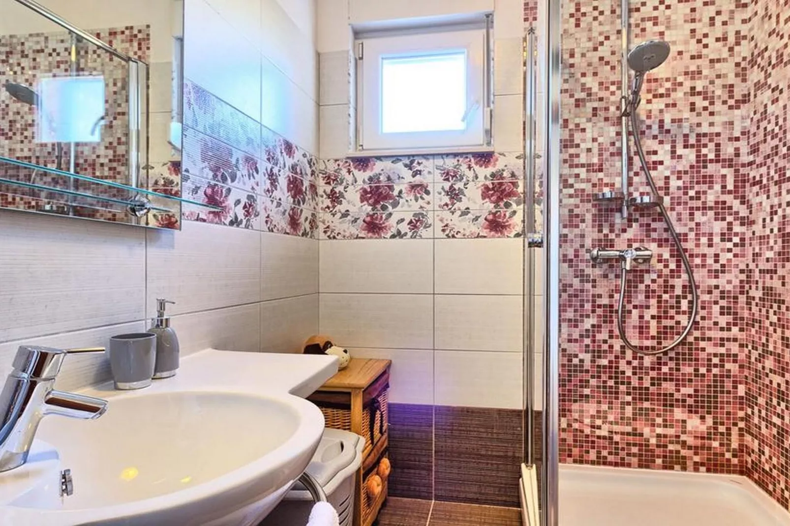 Luxury Apartment Okrug Gornji with Sea View and Pool - Three Bedroom Apartment with Sea View and Pool - Badezimmer