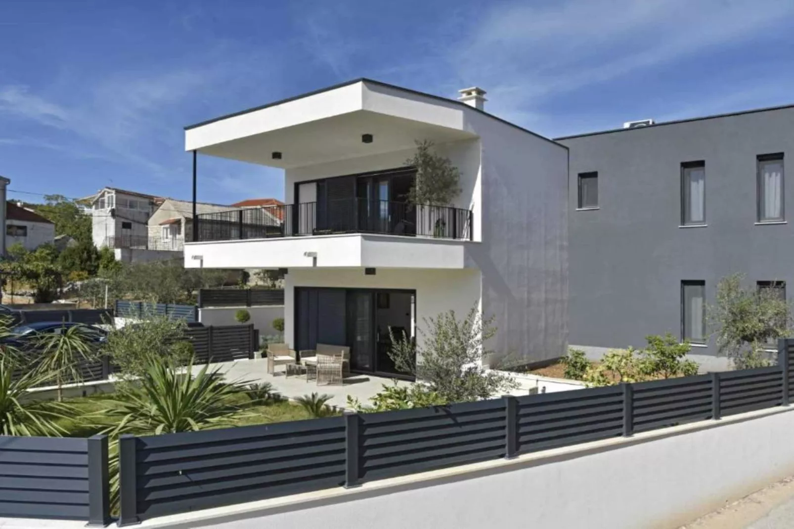 Luxury Slatine Apartments with Terrace and Garden - One Bedroom Apartment with Terrace - Outdoor