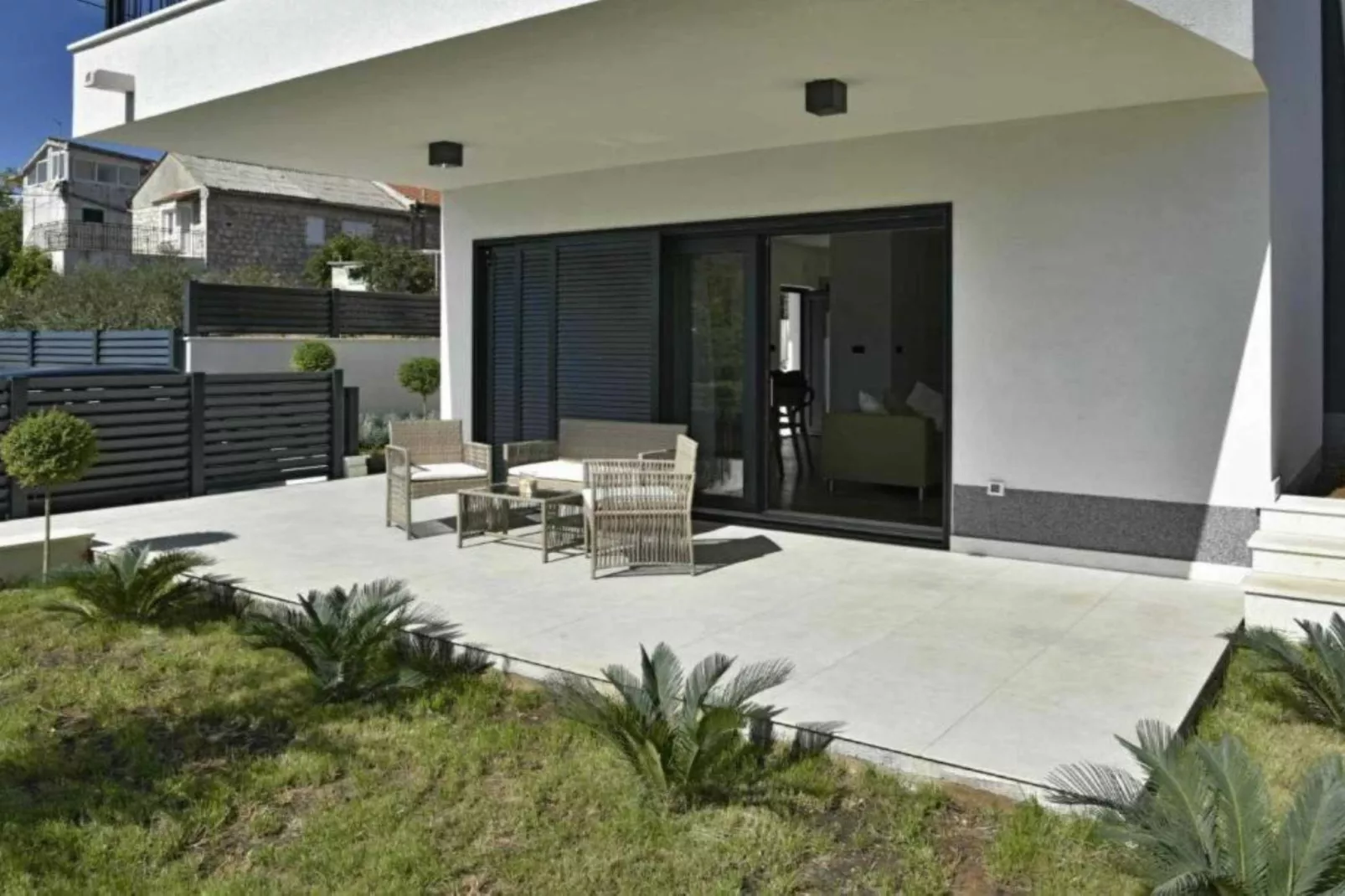 Luxury Slatine Apartments with Terrace and Garden - Two Bedroom Apartment with Terrace - Outdoor