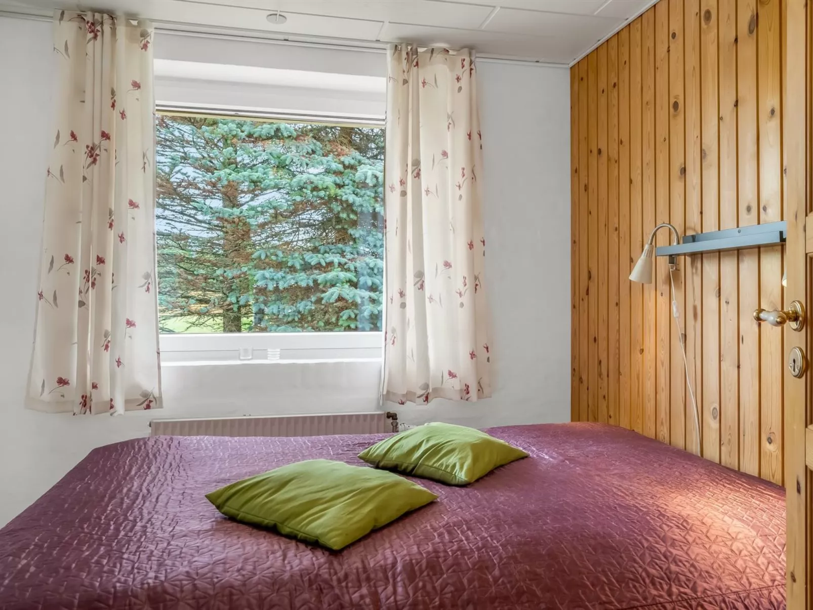 "Ebon" -  from the sea - Inside