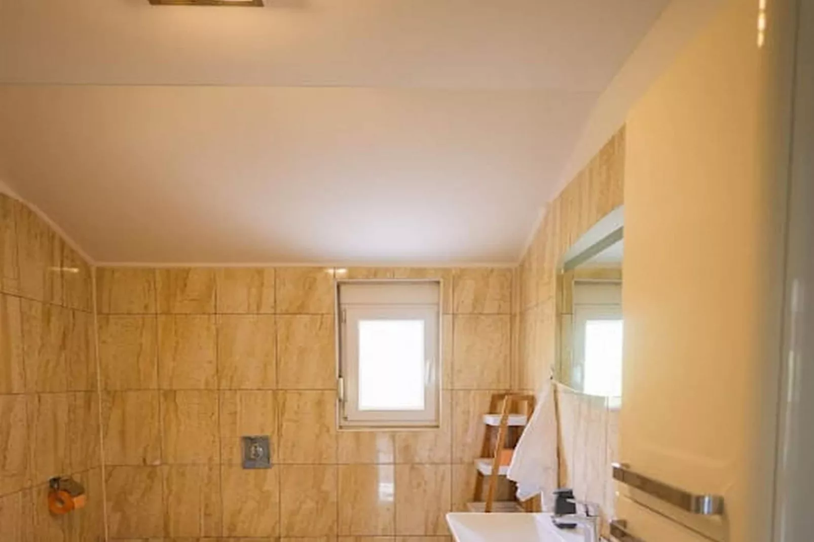 Exclusive Elegant Villa with Pool in Kastel Novi - Seven Bedroom Villa with Pool - Badezimmer