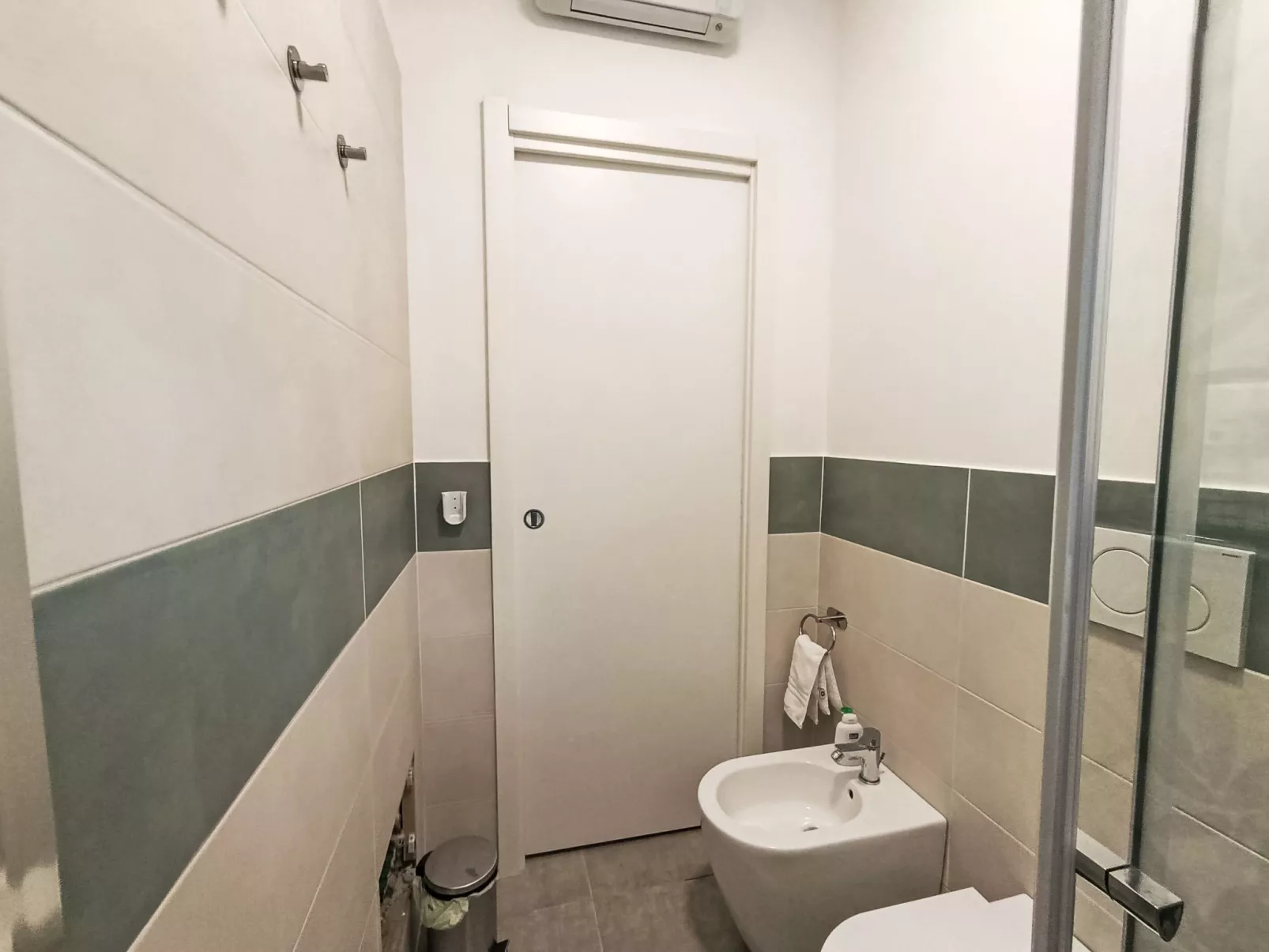 Titti e Giba - Dedans