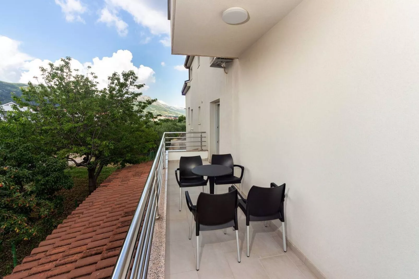 Modern Apartments with Private Balcony - Deluxe One Bedroom Apartment (Owner S3) - Terrasse/Balkon