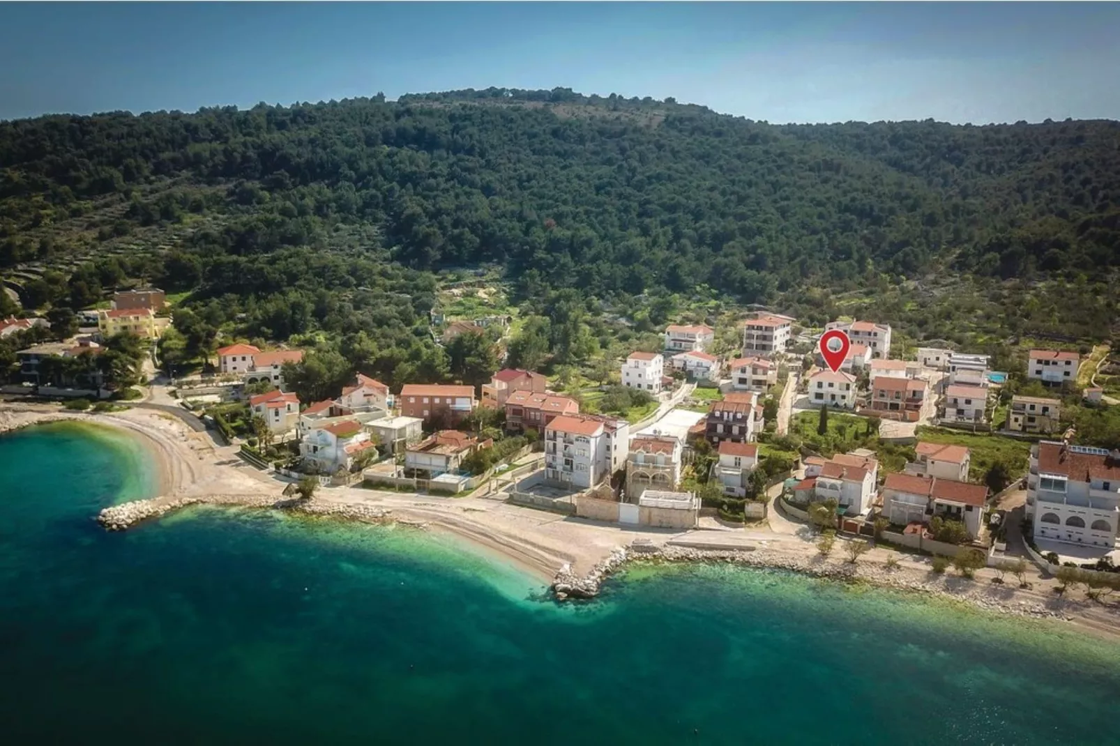 Cozy Beachfront Holiday Home Slatine - Five Bedroom Holiday Home with Terrace and Sea View - Outdoor
