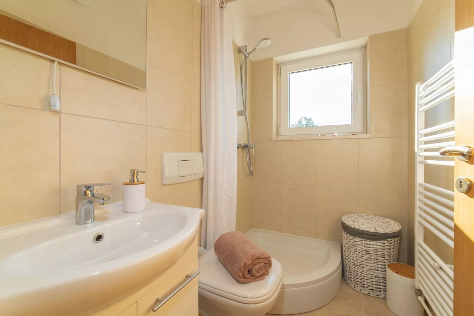 Idyllic Getaway Lovrec Villa with Pool - Five Bedroom Villa with Pool - Salle de bain