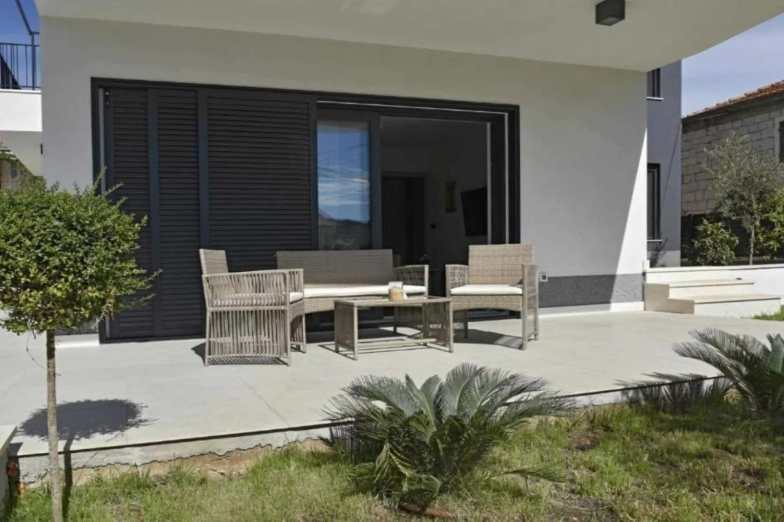 Luxury Slatine Apartments with Terrace and Garden - Two Bedroom Apartment with Terrace - Outdoor