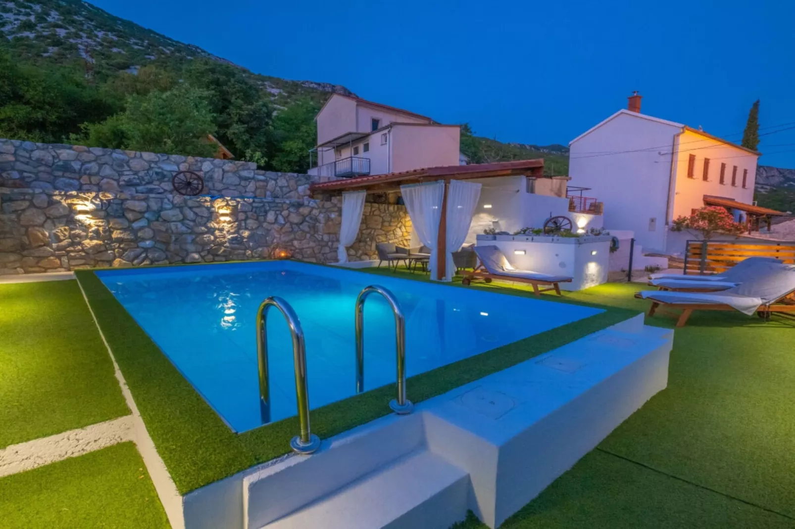 Exquisite Holiday Home with Private Pool and Sauna - Three Bedroom Holiday Home - Piscine