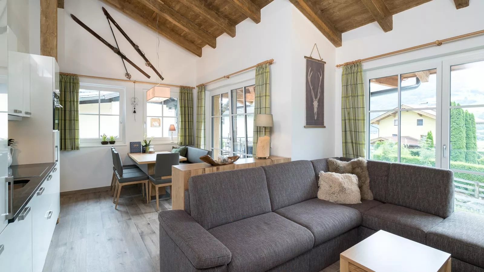 Luxury Tauern Suite Walchen Kaprun 4-Living room
