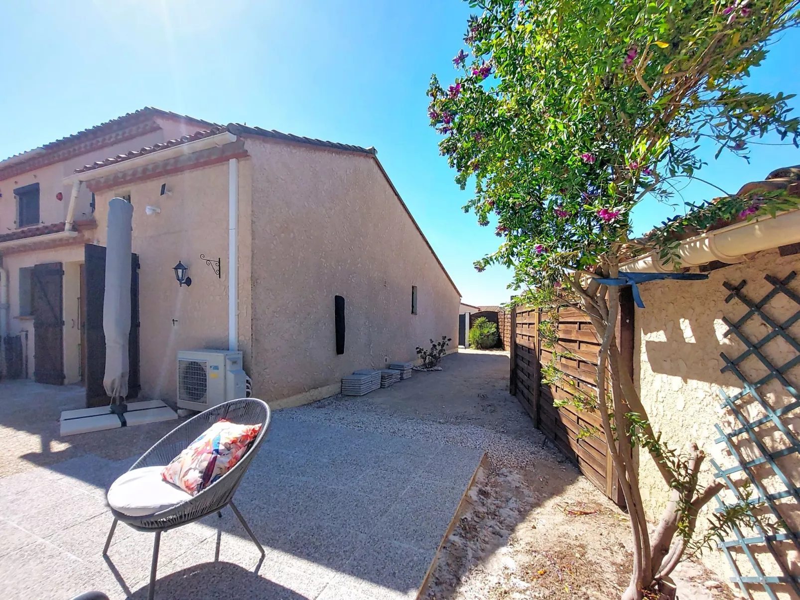 Le Mas des Oliviers - Outside
