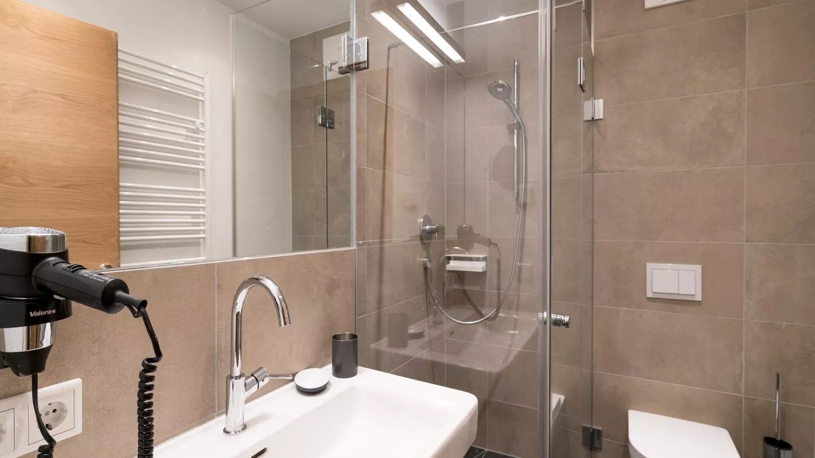 Luxury Tauern Suite Walchen Kaprun 4-Bathroom