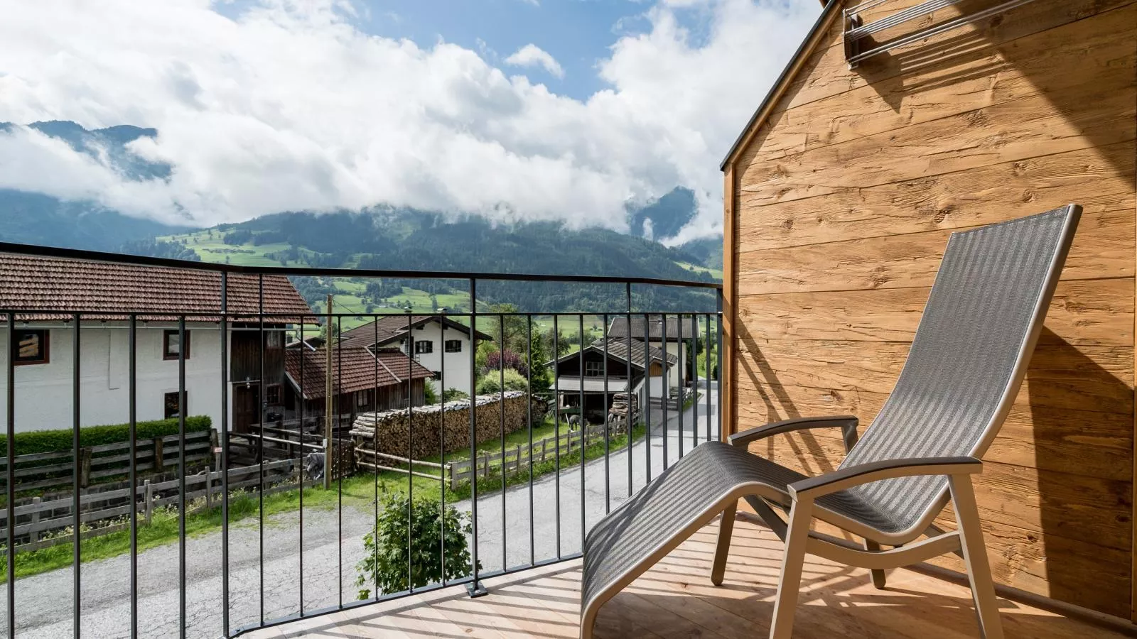 Luxury Tauern Suite Walchen Kaprun 4-Terrace balcony