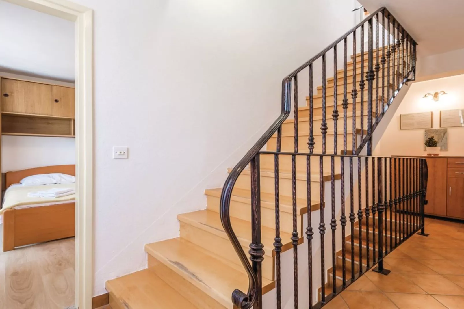 Scenic Seafront Brsec Apartment - Three Bedroom Apartment  with Terrace - Treppe