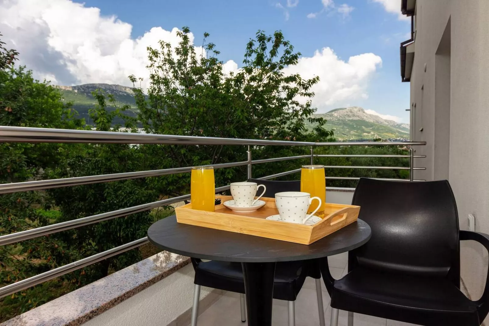 Modern Apartments with Private Balcony - Deluxe One Bedroom Apartment (Owner S3) - Terrasse/Balkon
