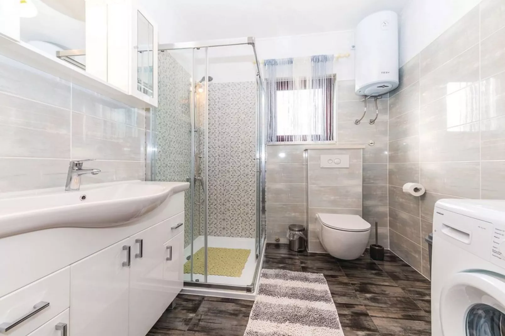 Mediterranean Stylish Villa with Pool in Kastel Stari - Six Bedroom Villa with Pool - Badezimmer
