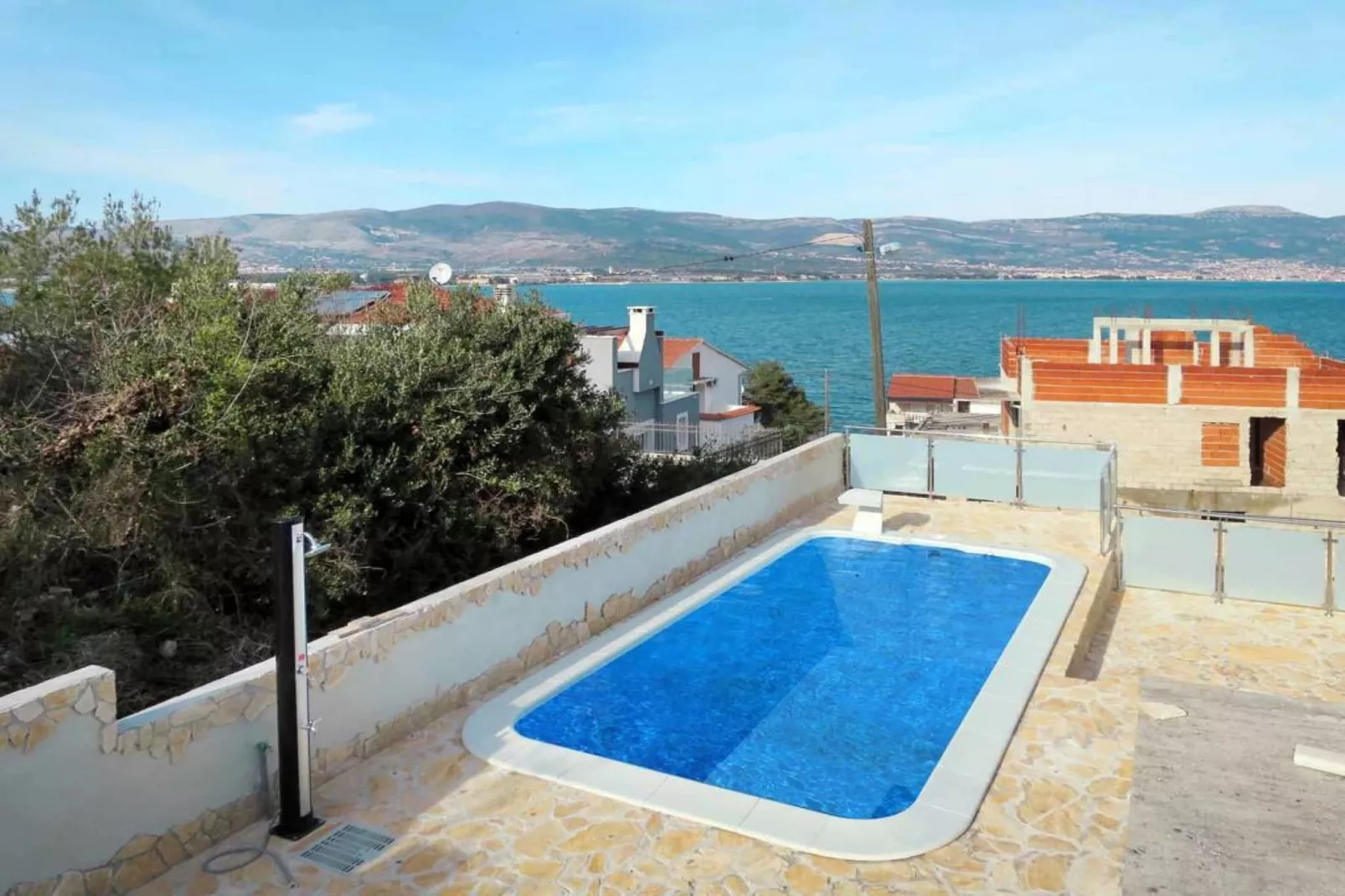 Sea-View Apartments with Pool, Terrace, and Outdoor Lounge in Scenic Čiovo Island - Comfort One Bedroom Apartment (Sollis III) - Swimming pool