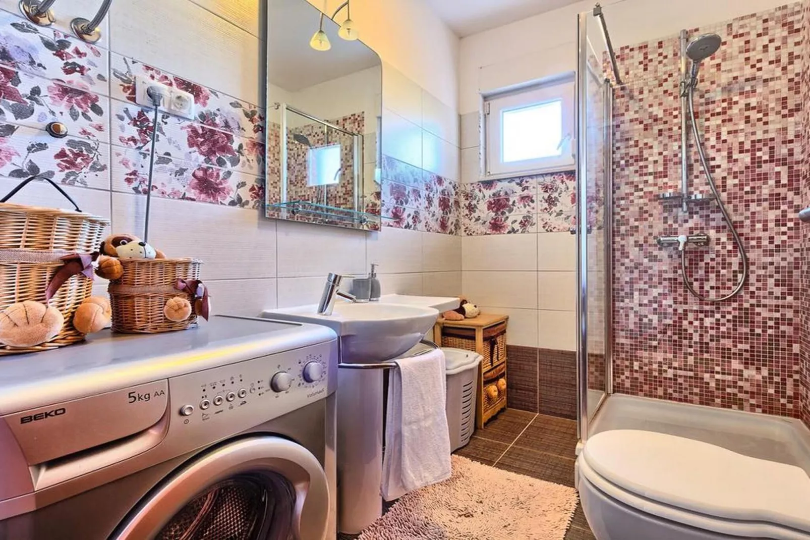 Luxury Apartment Okrug Gornji with Sea View and Pool - Three Bedroom Apartment with Sea View and Pool - Badezimmer