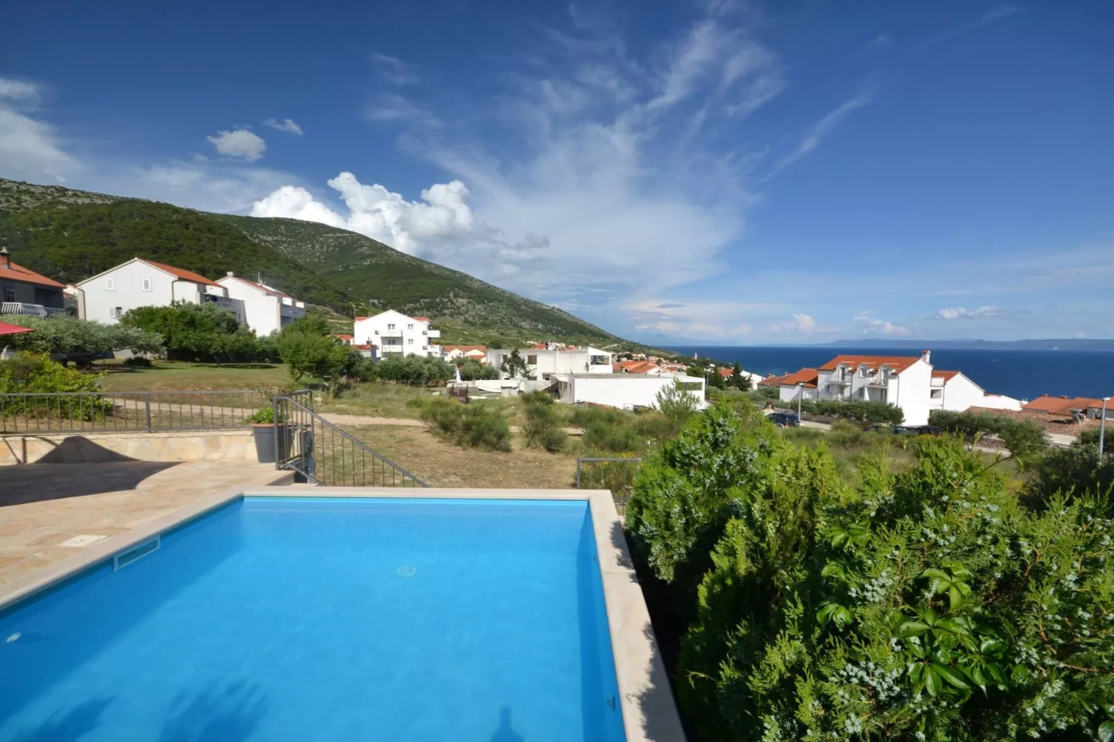 Marvelous Escape Bol Island Villa with Pool - Three Bedroom Villa with Pool - Schwimmbad