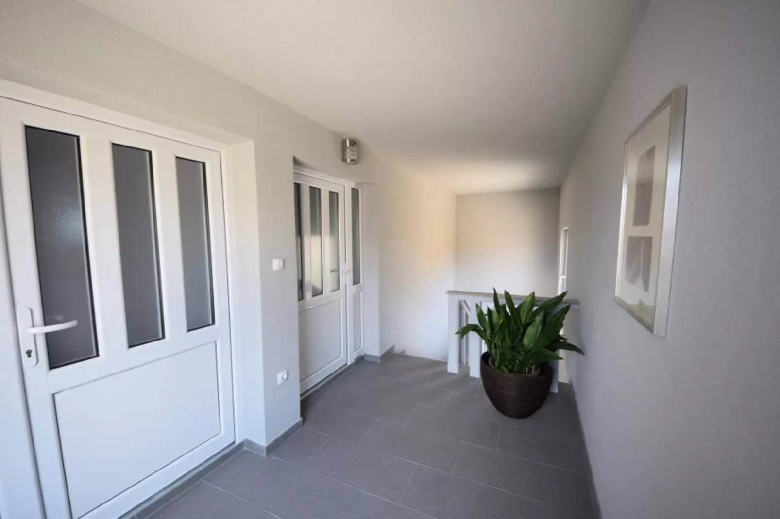 Peaceful Apartments Harfa-One Bedroom Apartment with Balcony and Partial Sea View 1 - Innenbereich