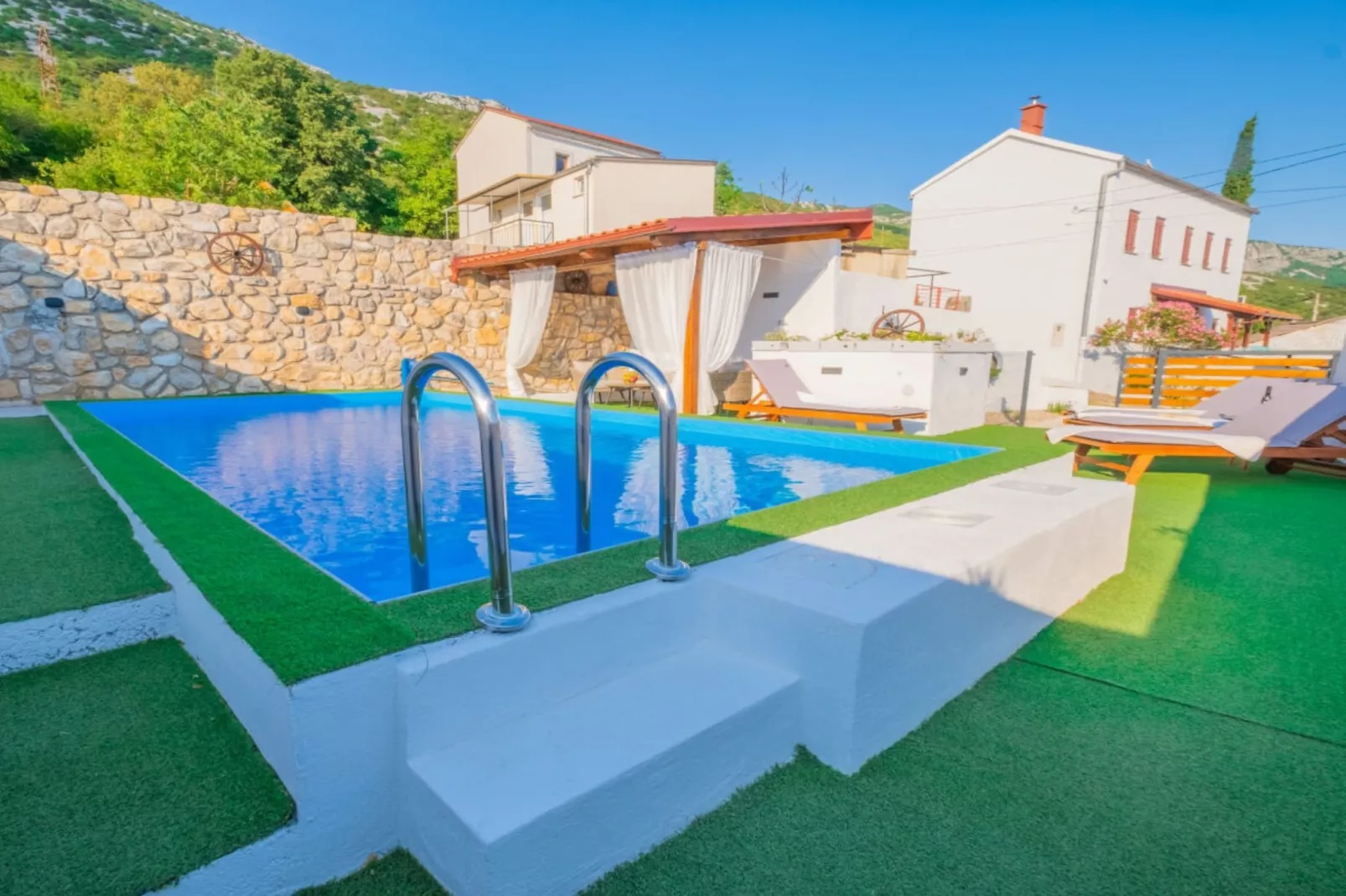 Exquisite Holiday Home with Private Pool and Sauna - Three Bedroom Holiday Home - Piscine