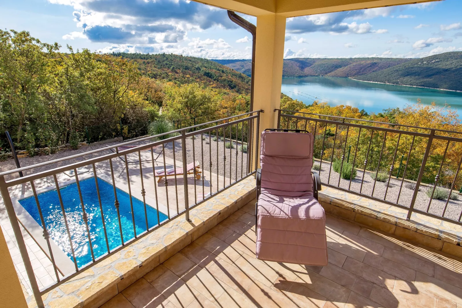 Wonderful Labin Villa with Private Pool and Sea Views - Three Bedroom - Terrasse/Balkon