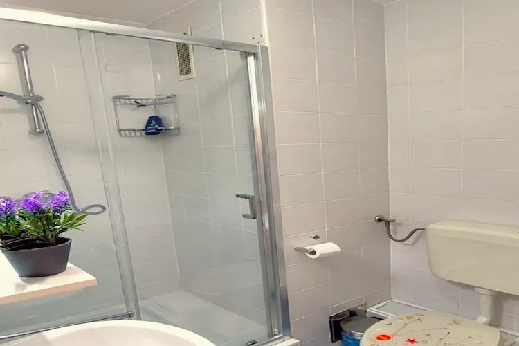 Charming Crikvenica Beachfront Apartment - One Bedroom Apartment - Salle de bain