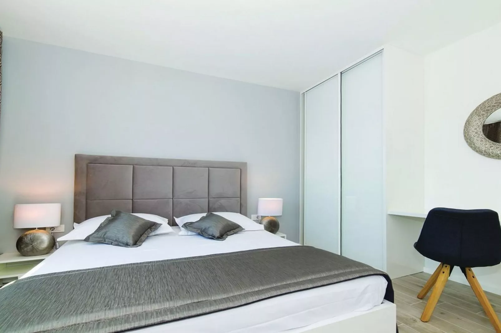 Modern Kastel Villa with Private Pool, Gym, and Large Outdoor Space - Eight Bedroom Villa - Schlafzimmer