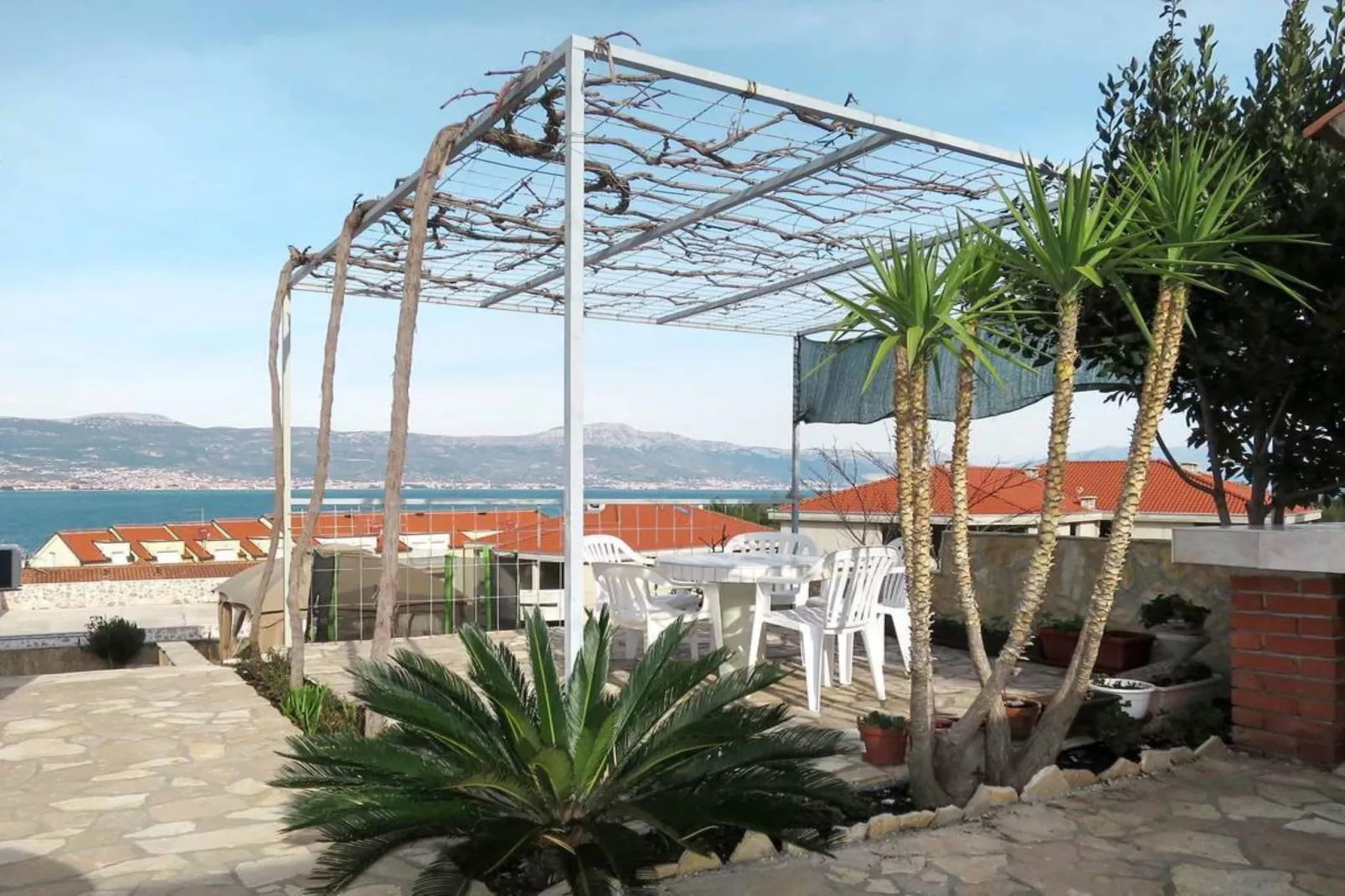 Sea-View Apartments with Pool, Terrace, and Outdoor Lounge in Scenic Čiovo Island - Comfort One Bedroom Apartment (Sollis III) - Terrace