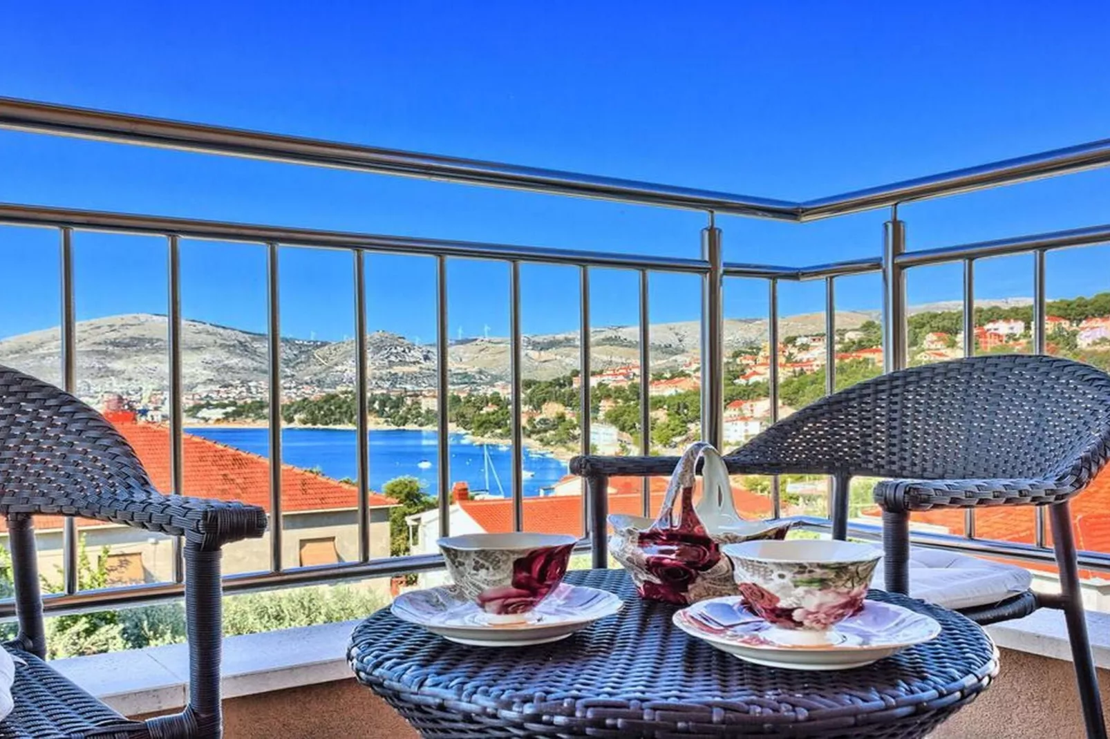 Luxury Apartment Okrug Gornji with Sea View and Pool - Three Bedroom Apartment with Sea View and Pool