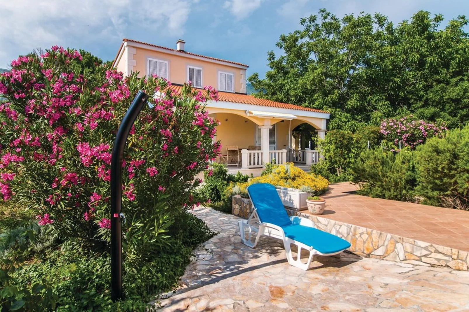 Picturesque Escape Holiday Home with Pool and Sauna - Four Bedroom Holiday Home with Sauna and Pool