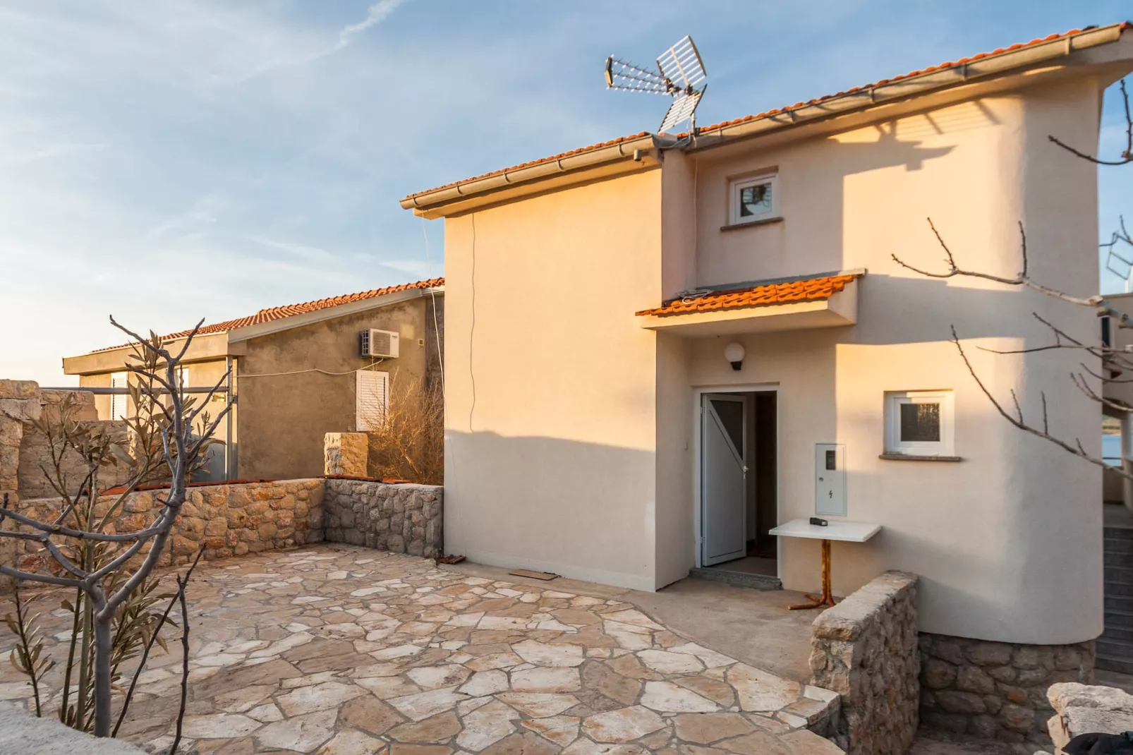 Cozy Apartments in Zadar with Sea and Mountain Views - Studio Apartment (owner 2) - Extérieur