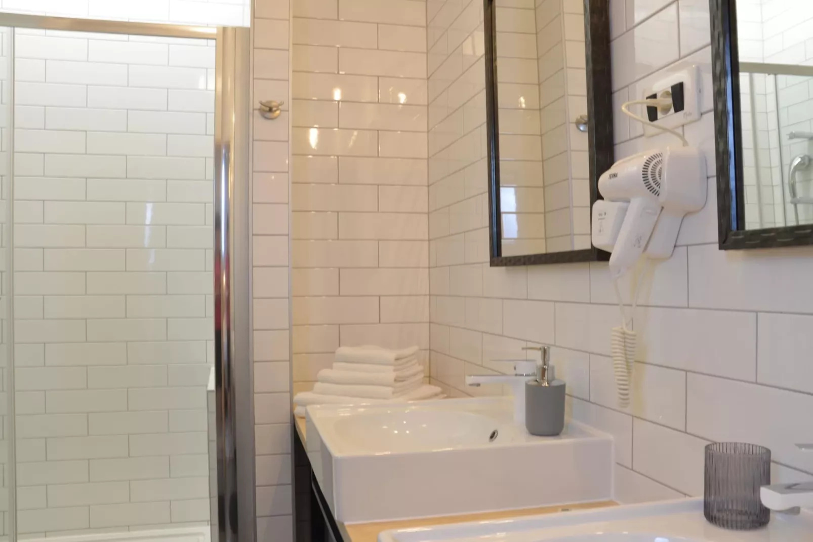 Stylish Apartments with Osijek Near Top Attractions - Comfort Studio Apartment - Maks - Bathroom