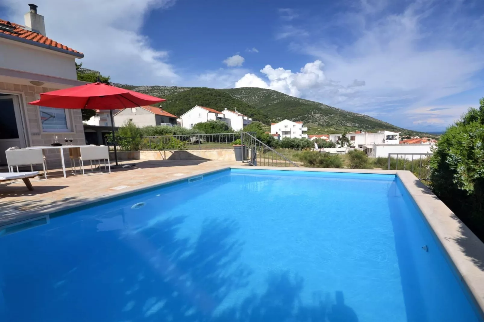 Marvelous Escape Bol Island Villa with Pool - Three Bedroom Villa with Pool - Schwimmbad