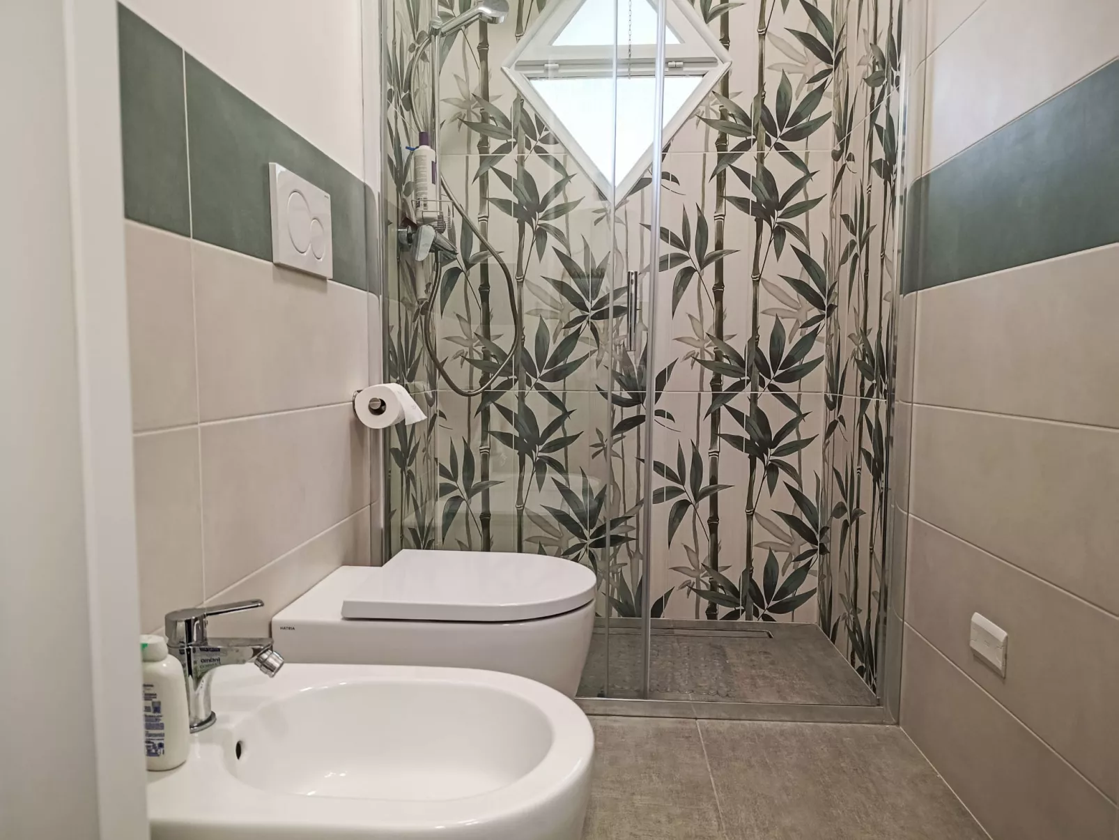 Titti e Giba - Dedans