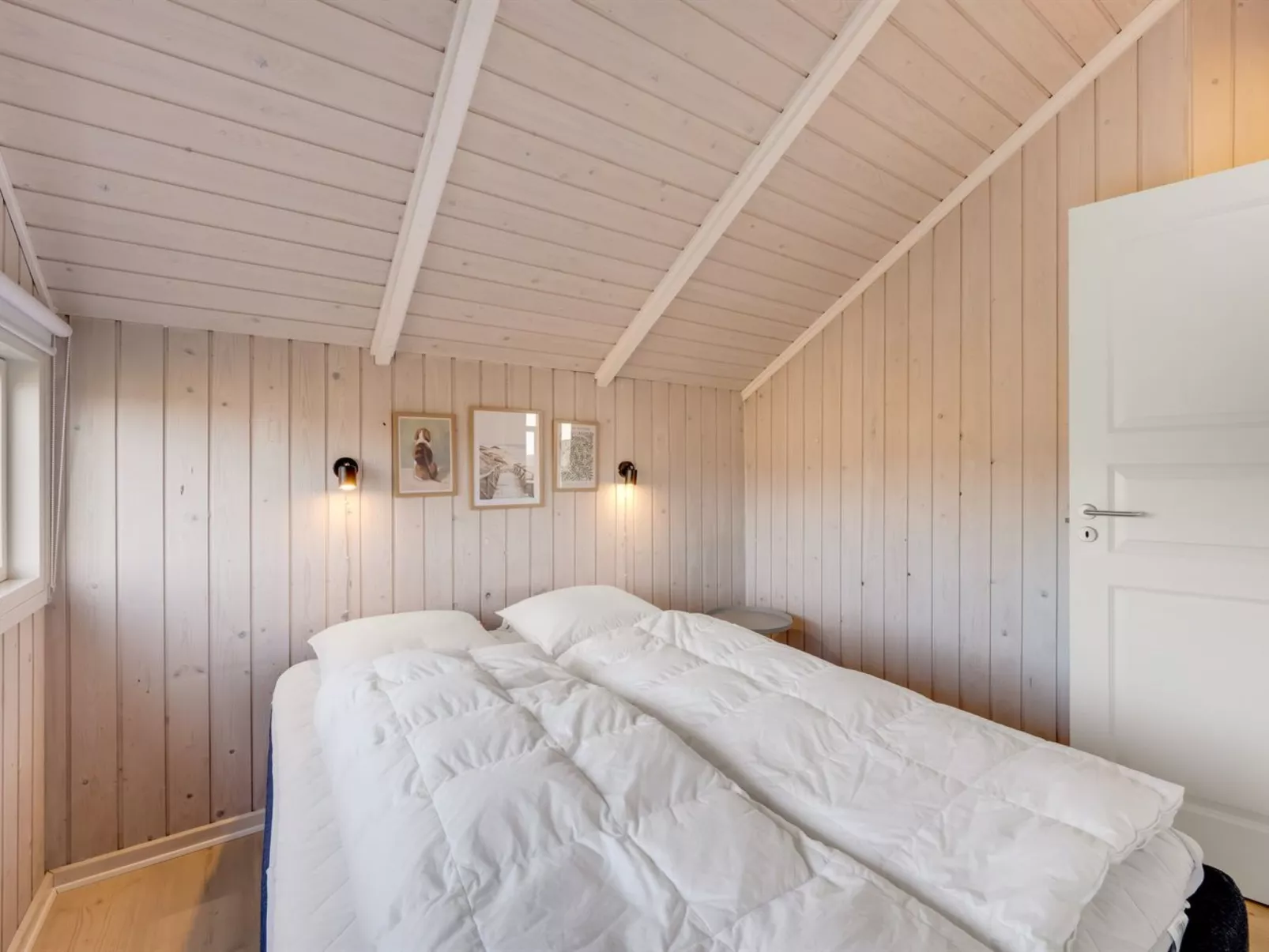 "Velena" -  from the sea - Dedans