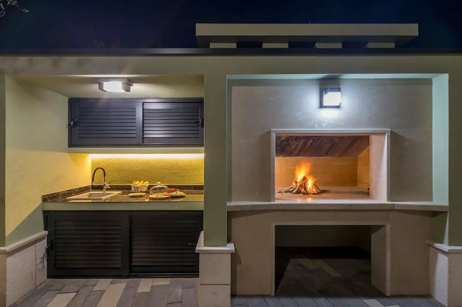 Sophisticated Oasis Residence Villa with Pool - Three Bedroom Villa with Pool