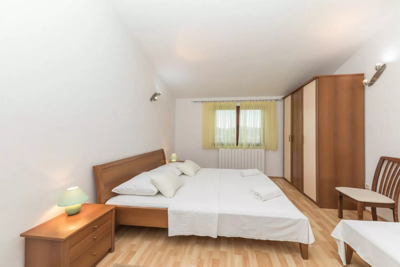 Relaxing Holiday Home with Pool, Fitness Area, and Entertainment Facilities - Six Bedroom Holiday Home - Schlafzimmer