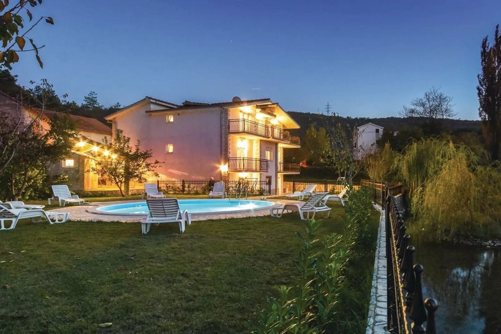 Serene Villa with Pool, BBQ, and Authentic Tavern Surrounded by Nature - Five Bedroom Holiday Home - Outdoor