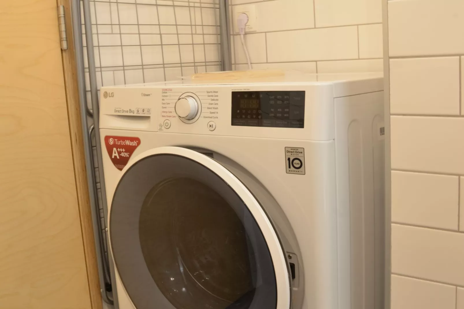 Stylish Apartments with Osijek Near Top Attractions - Comfort Studio Apartment - Maks - Bathroom