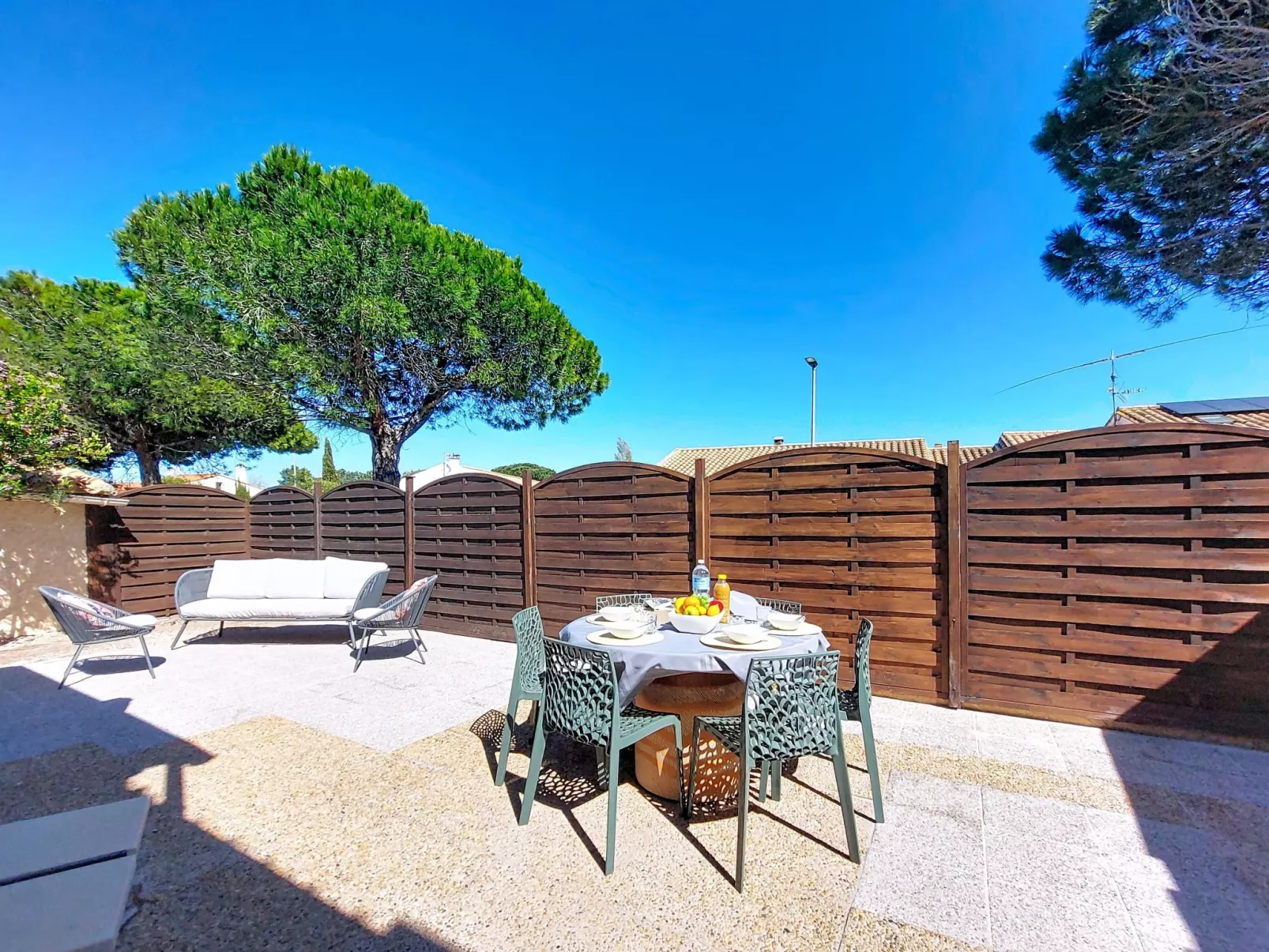 Le Mas des Oliviers - Outside